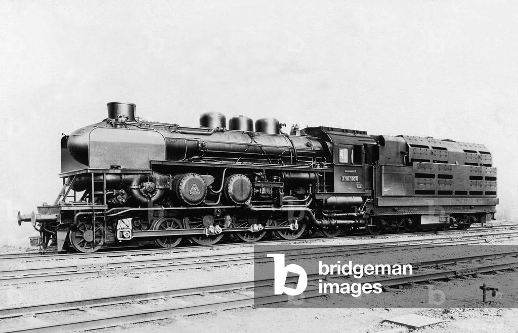 Turbine locomotive, 1930 (b/w photo)