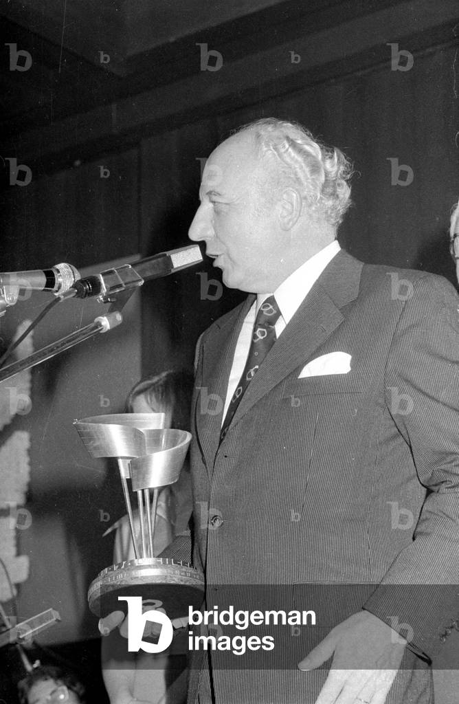 Walter Scheel at the celebration of the World Cup victory in Munich, 1974 (b/w photo)