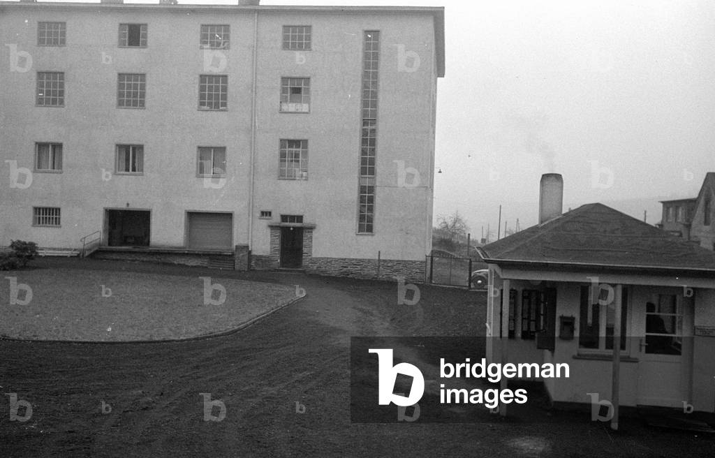 The chocolate factory Imhoff in Bullay near Zell, 1954 (b/w photo)