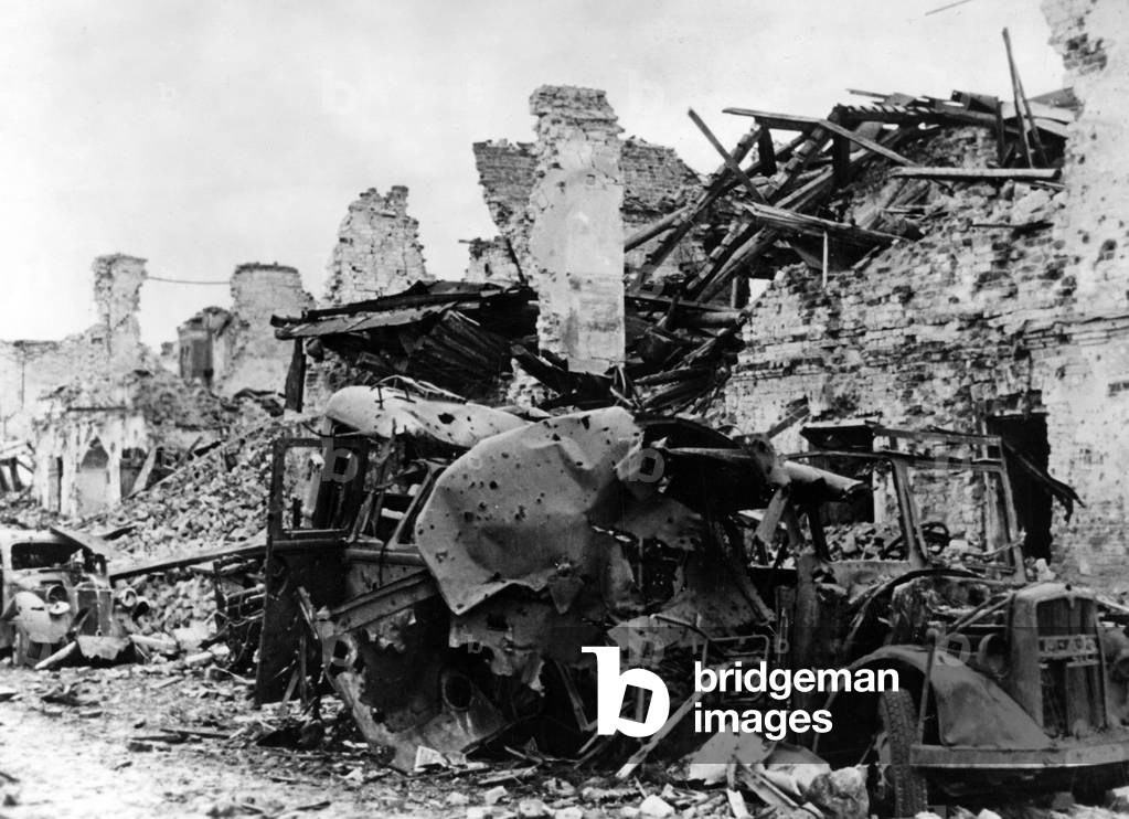 Destroyed truck in Kholm, 1942 (b/w photo)