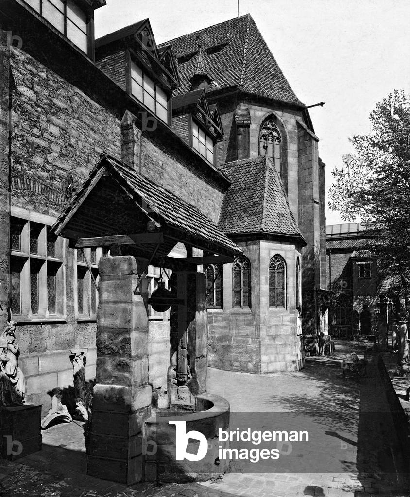 Monastery's courtyard of the Germanic National Museum in Nuremberg, 1902 (b/w photo)