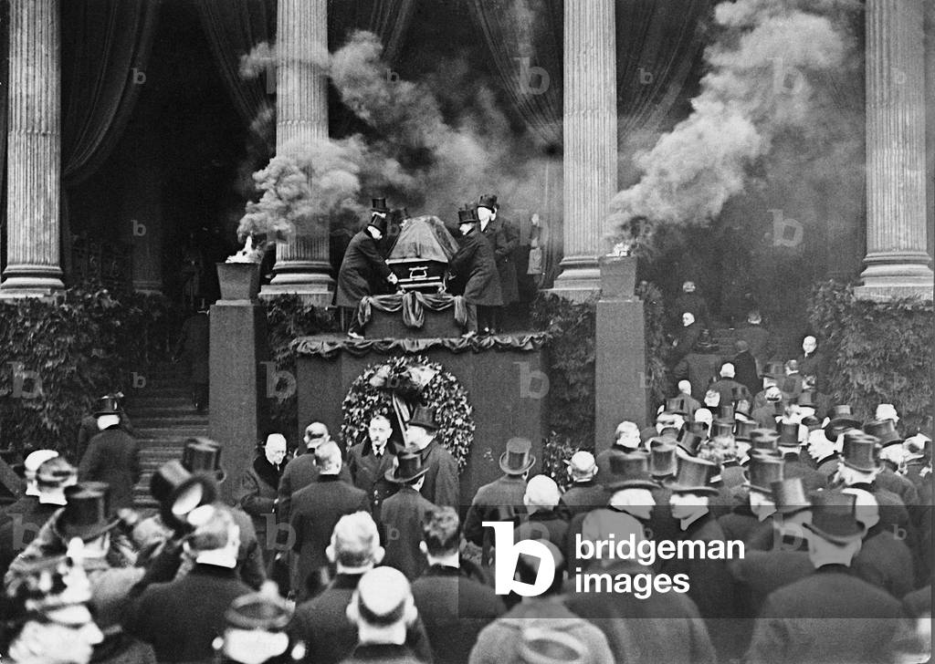 Funeral of the late Friedrich Ebert, 1925 (b/w photo)