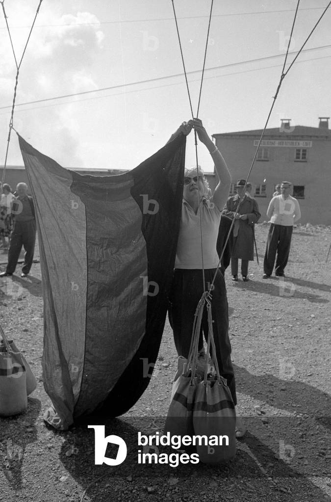 Preparations for the launch of a hot air balloon, 1959 (b/w photo)