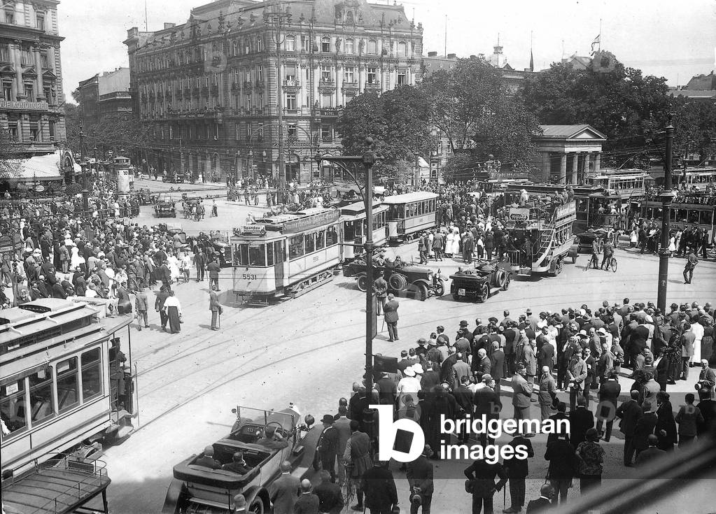 Potsdamer Platz in Berlin, 1924 (b/w photo)