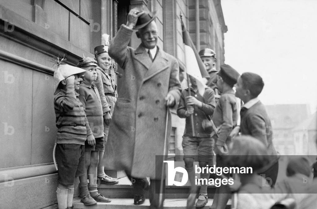 Crown Prince Rupprecht of Bavaria with children (b/w photo)