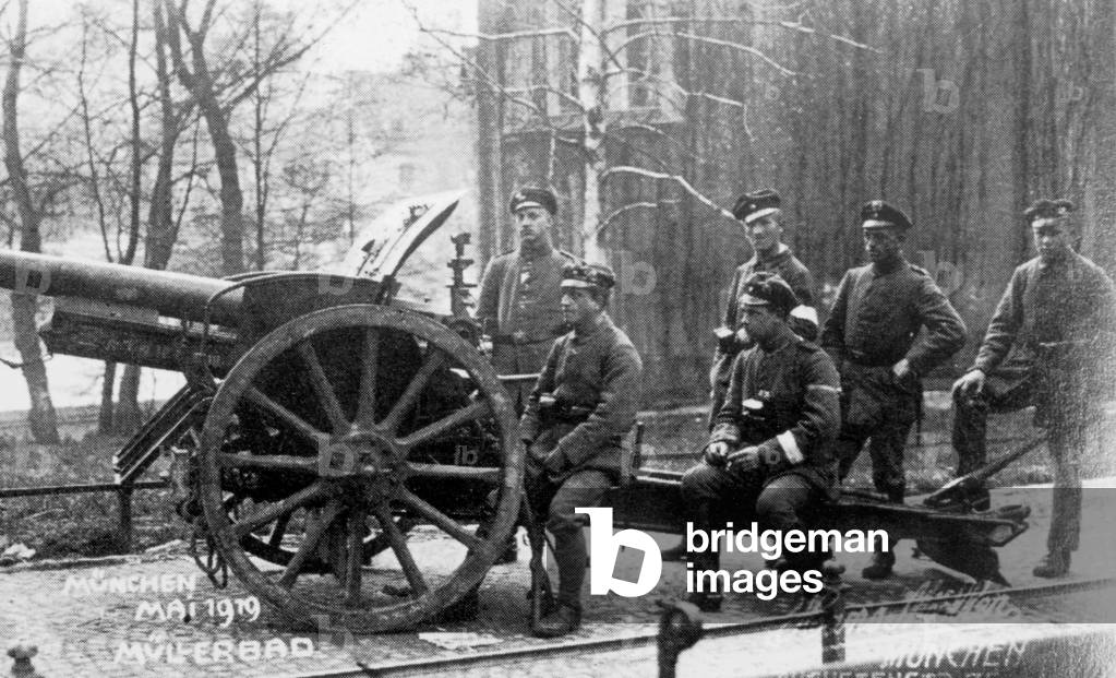 Government troops on the Isar river bank after the overthrow of the Munich Soviet Republic, 1919 (b/w photo)