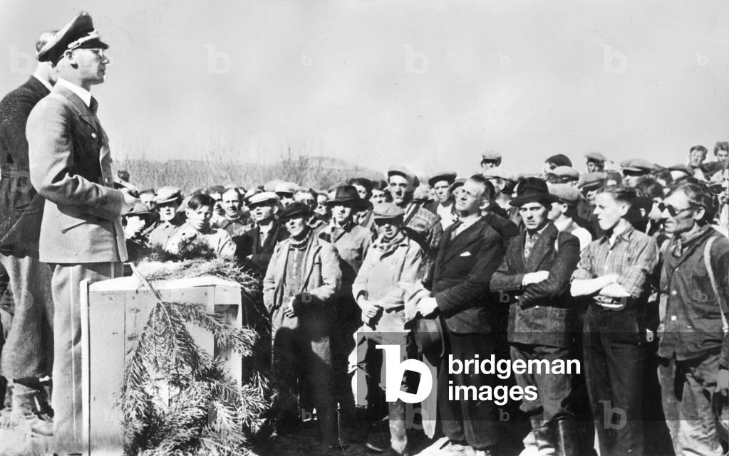Reich Commissar Josef Terboven speaks to Norwegian workers (b/w photo)