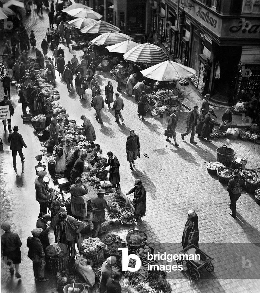 Farmer's market 1933 (b/w photo)