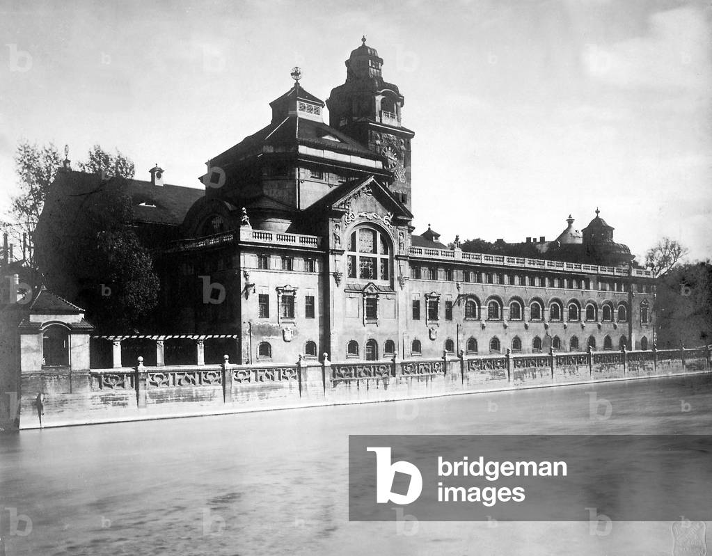 The public bath Muellersches Volksbad  in Munich (b/w photo)
