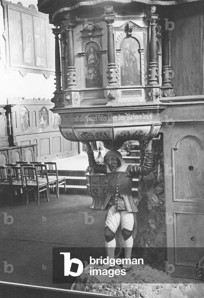 A miner figure in Glashuette in Saxony, 1934 (b/w photo)