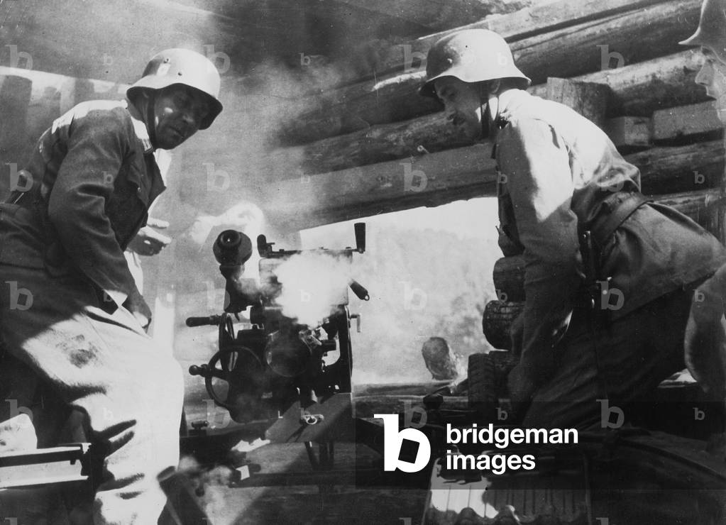 German police during fights in Croatia, 1944 (b/w photo)