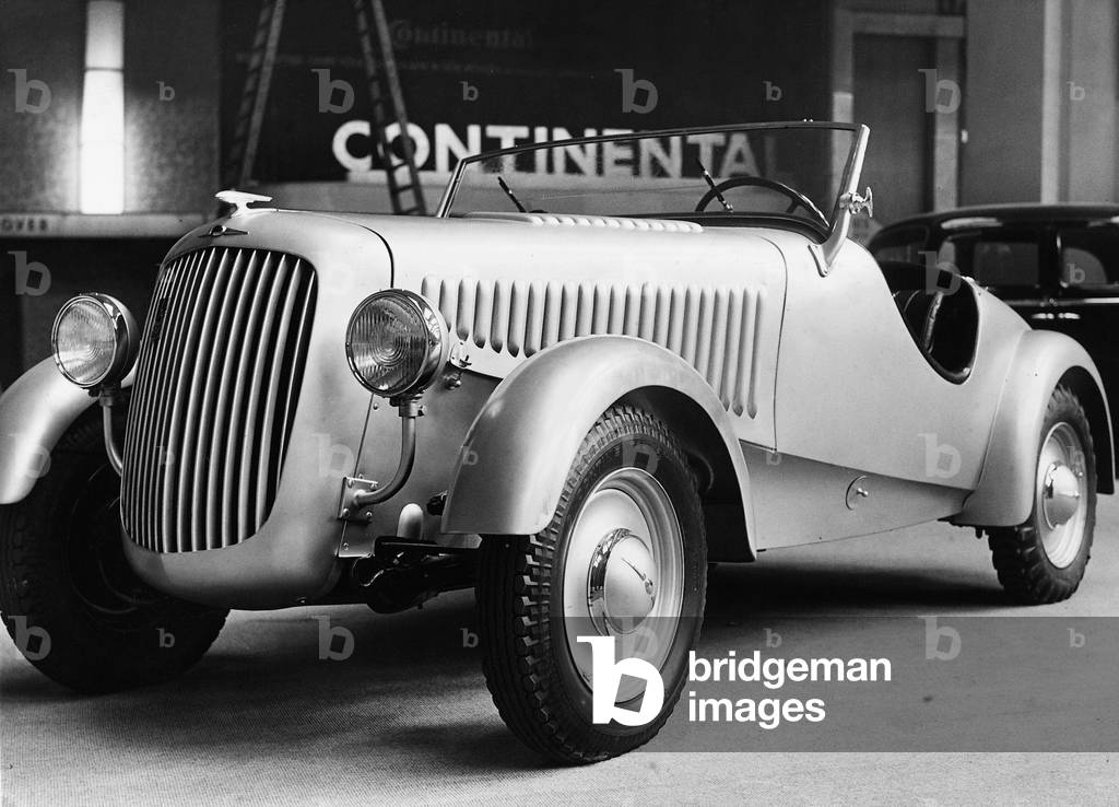 Road race car from Opel, 1936 (b/w photo)