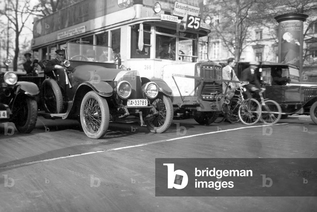 Traffic in Berlin, 1928 (b/w photo)
