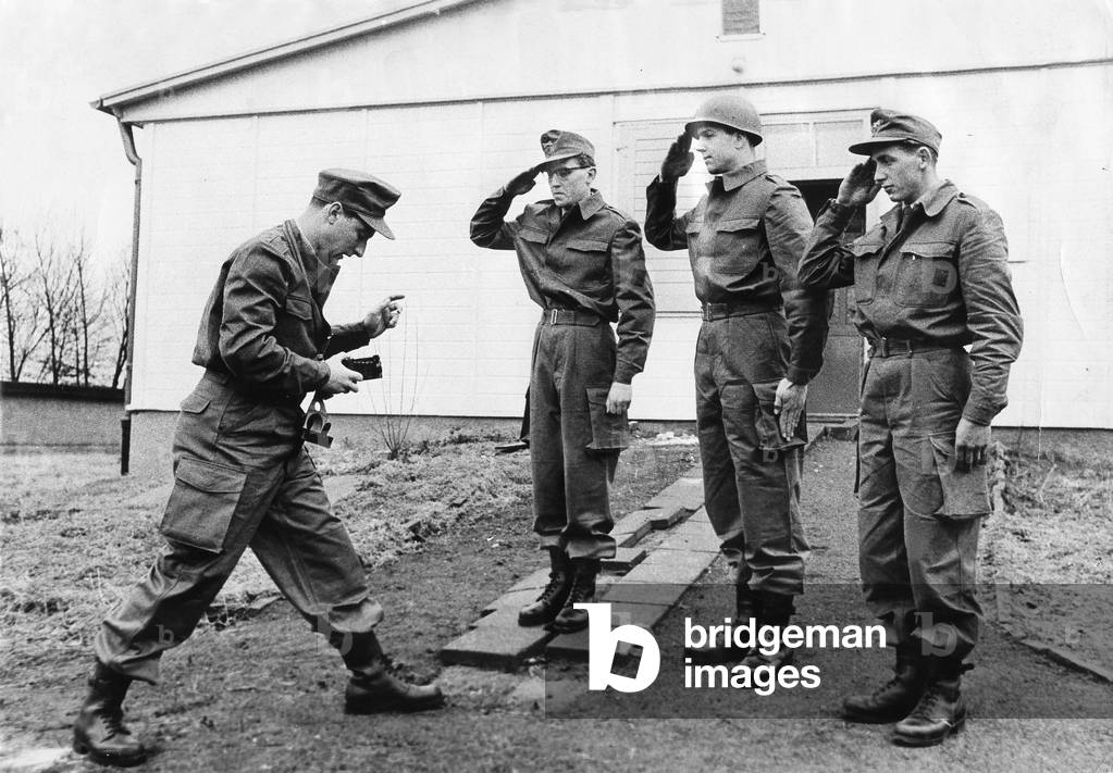 German soldiers in Andernach, 1956 (b/w photo)