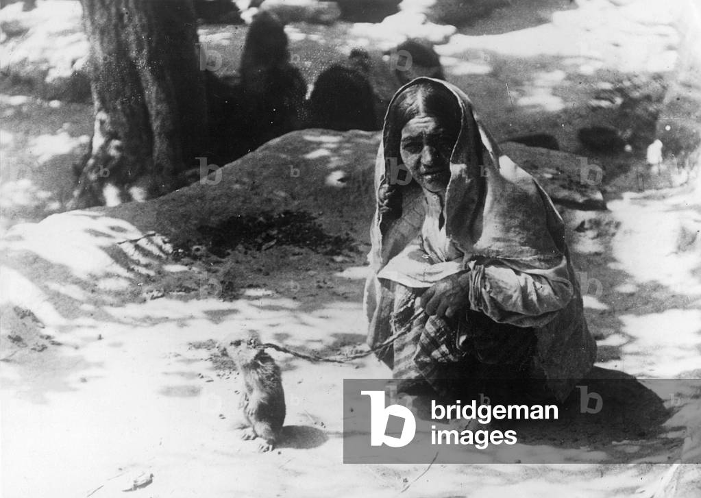 Tajik woman, 1927 (b/w photo)