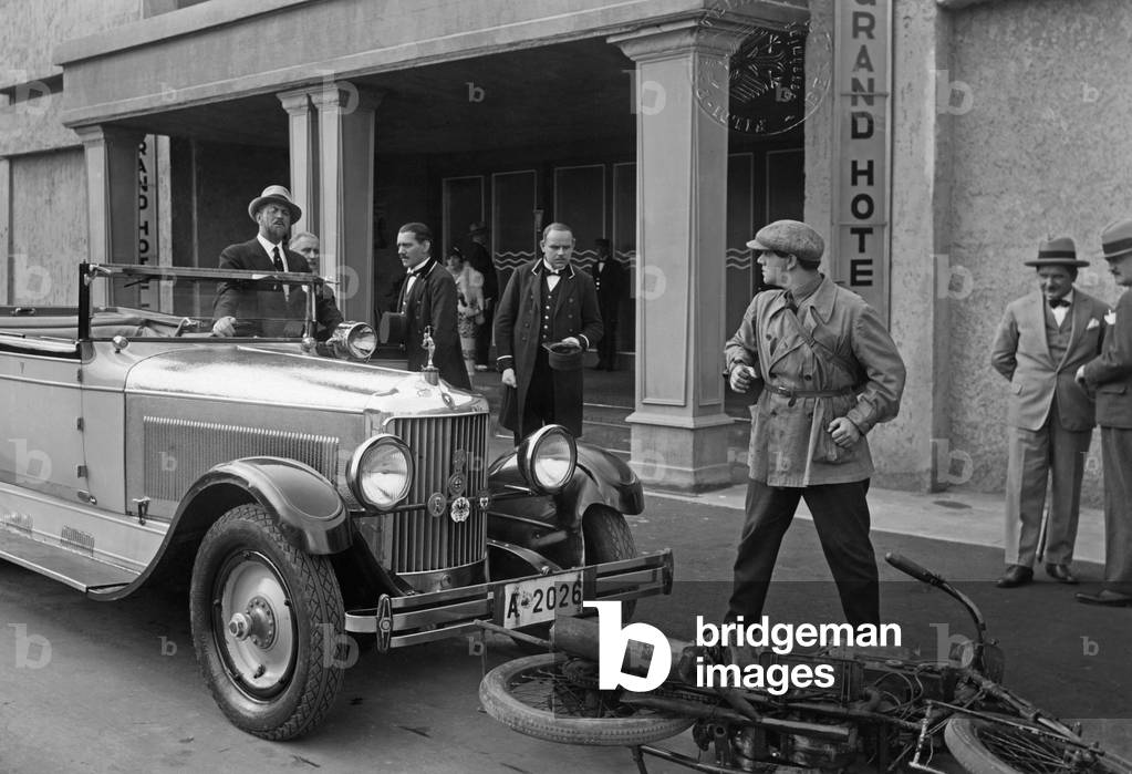 Road accidents until 1945 (b/w photo)