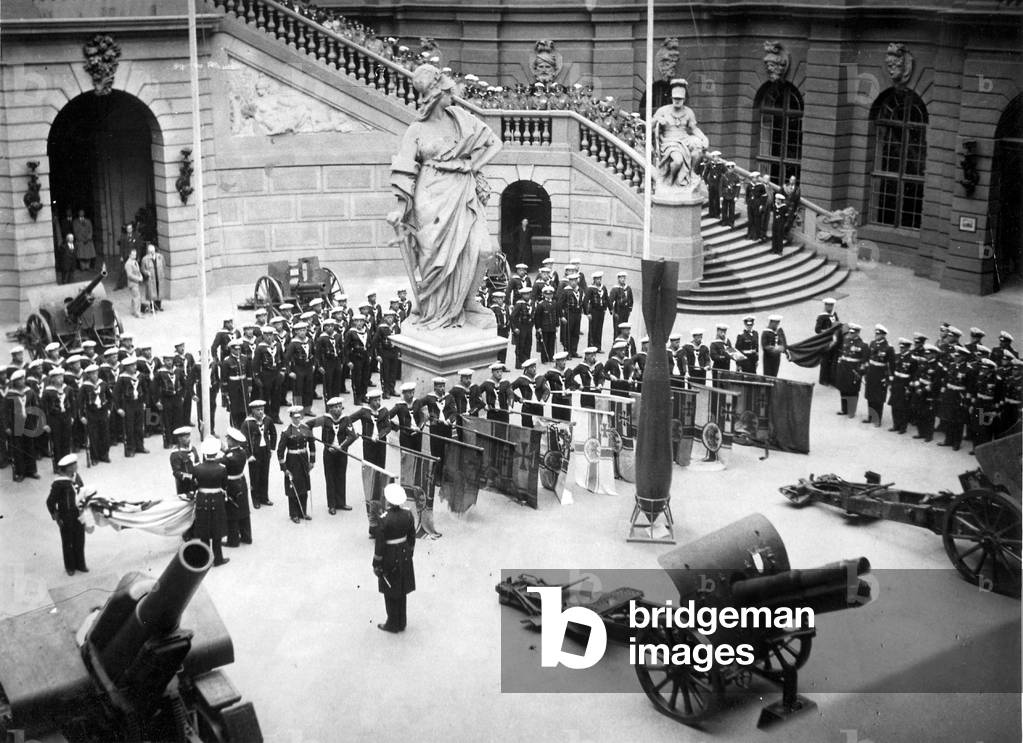 Awarding of honor crosses on the Skagerrak day, 1935 (b/w photo)