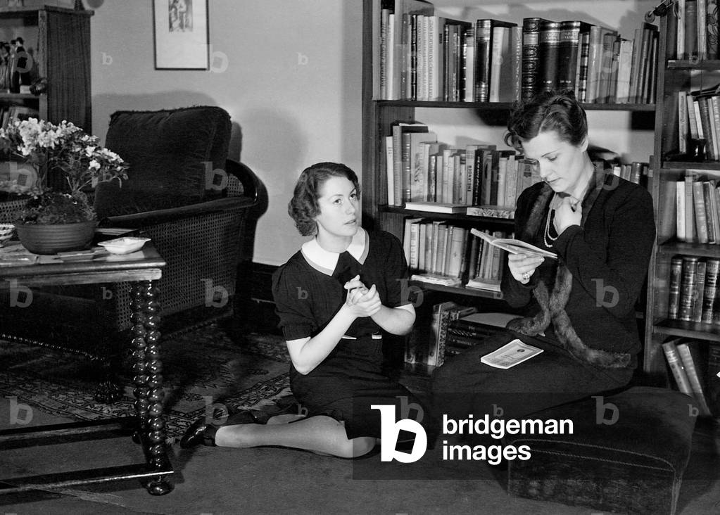 Olga Chekhova with her niece Marina Bied (b/w photo)