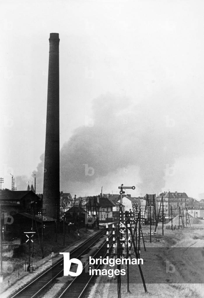 Destroyed cities in France during the Second World War, 1940 (b/w photo)