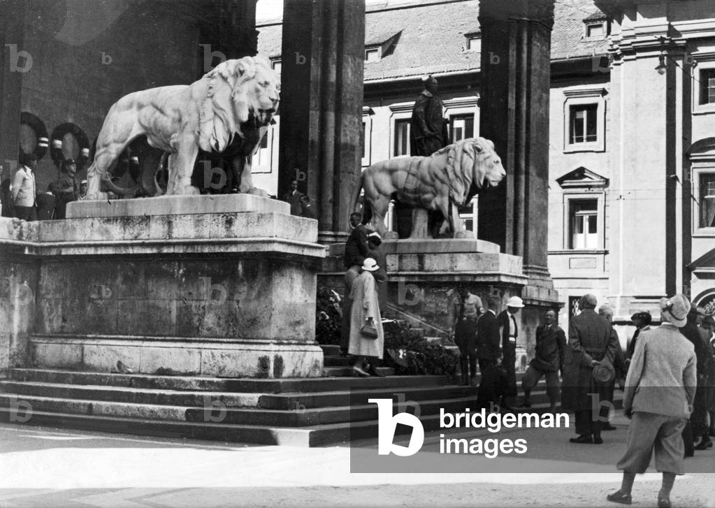 Field Marshal´s Hall in Munich, 1935 (b/w photo)