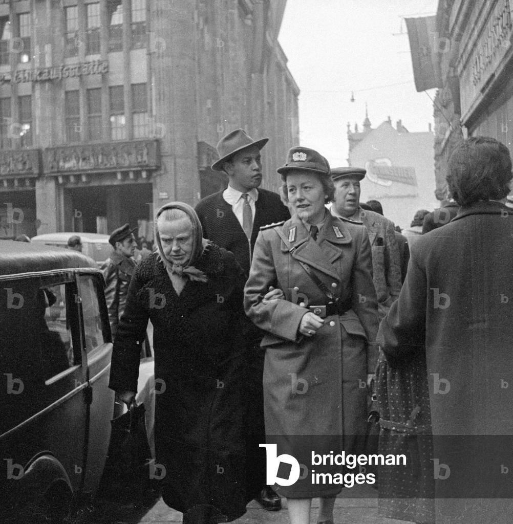 Leipzig at the time of the fair, 1960 (b/w photo)