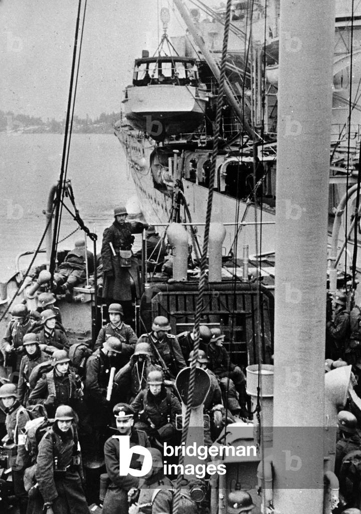 Supplies of German troops to Norway, 1941 (b/w photo)