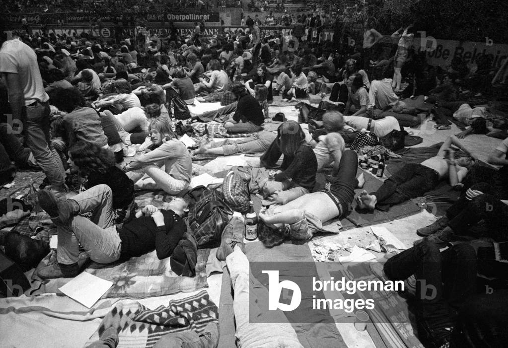 Crowd at a rock festival in Munich, 1970 (b/w photo)