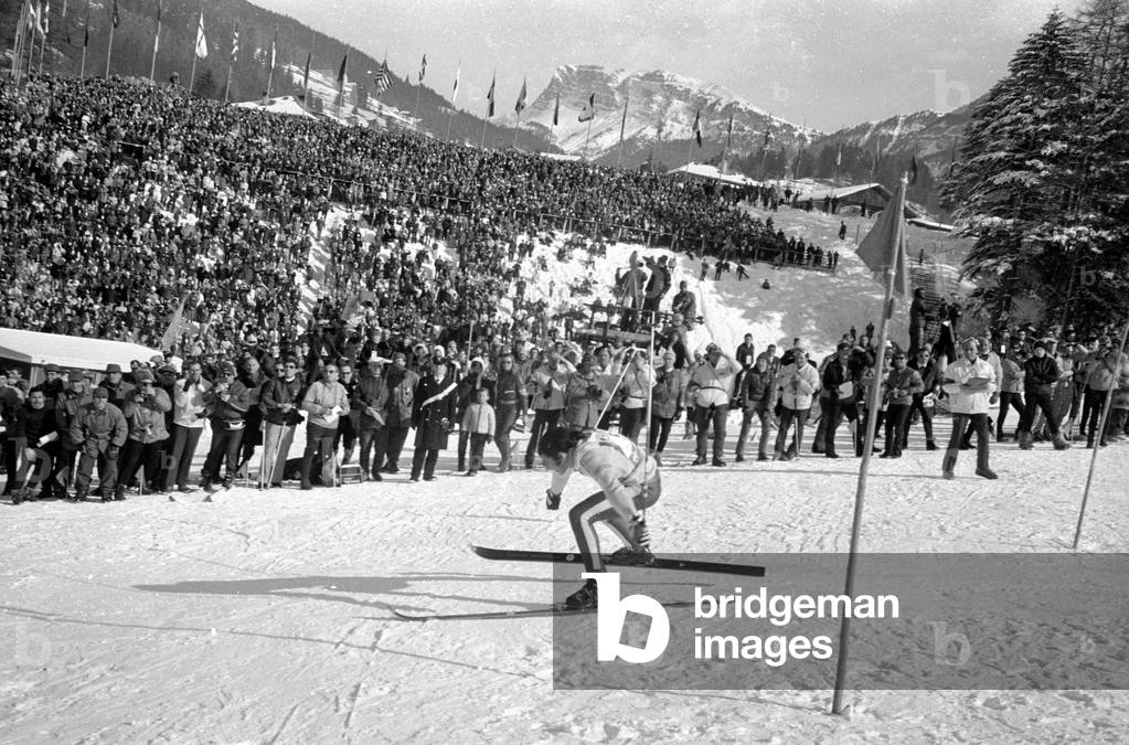 Slalom competition at the Alpine World Ski Championships in Val Gardena, 1970 (b/w photo)