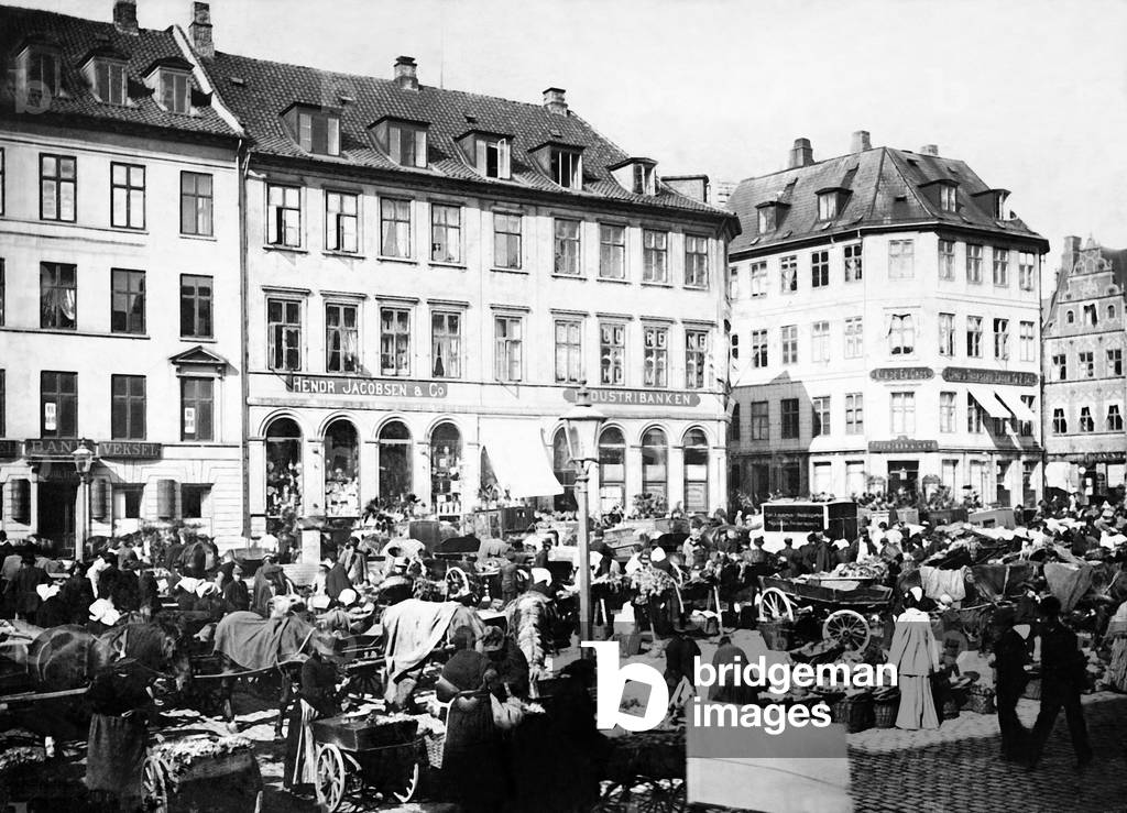The Hojbro Plads in Copenhagen, 1905 (b/w photo)
