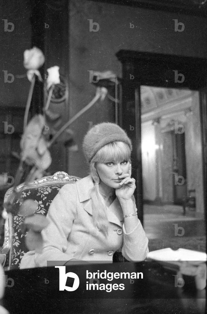 Elke Sommer with John Hyams in Berlin, 1966 (b/w photo)