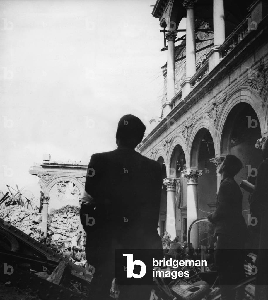 Visit of the destroyed Alcazar of Toledo, 1936