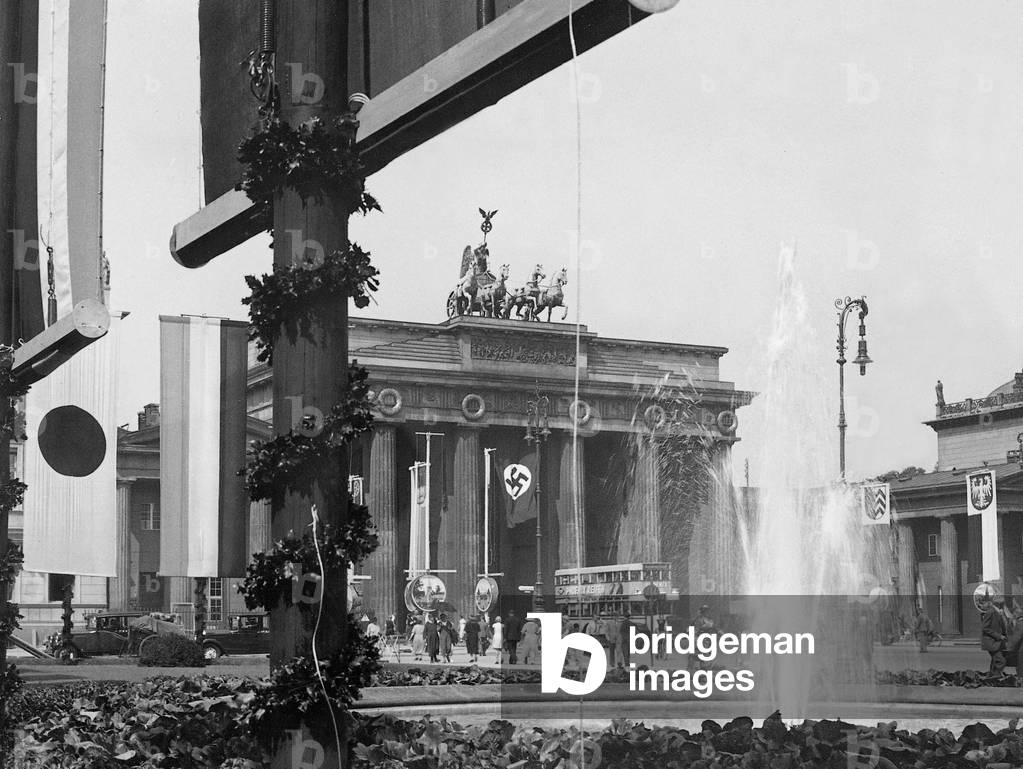 Brandenburg Gate short before the opening of the Olympic Summer Games, 1936 (b/w photo)