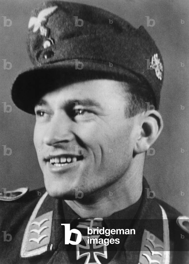 Knight's Cross bearer Heinrich Bartels, 1944 (b/w photo)