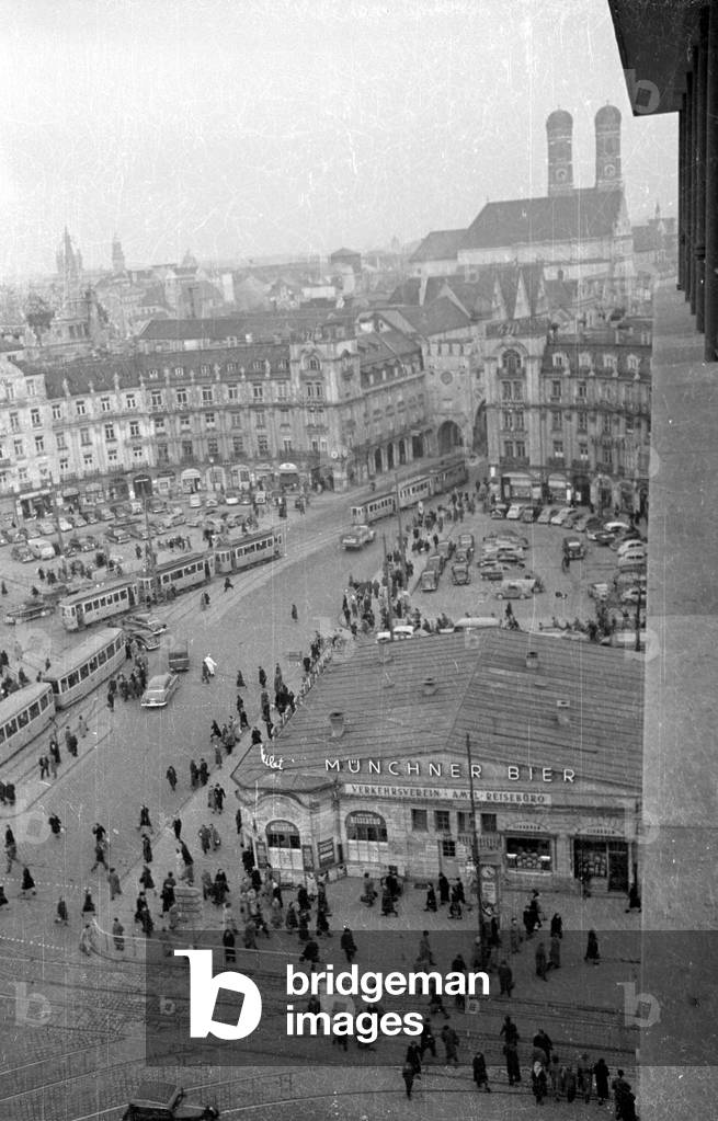 View of the Karlsplatz (Stachus) in Munich, 1953 (b/w photo)