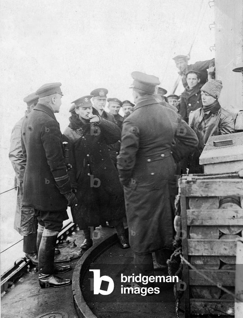 Naval war in the First World War: German minesweepers (b/w photo)