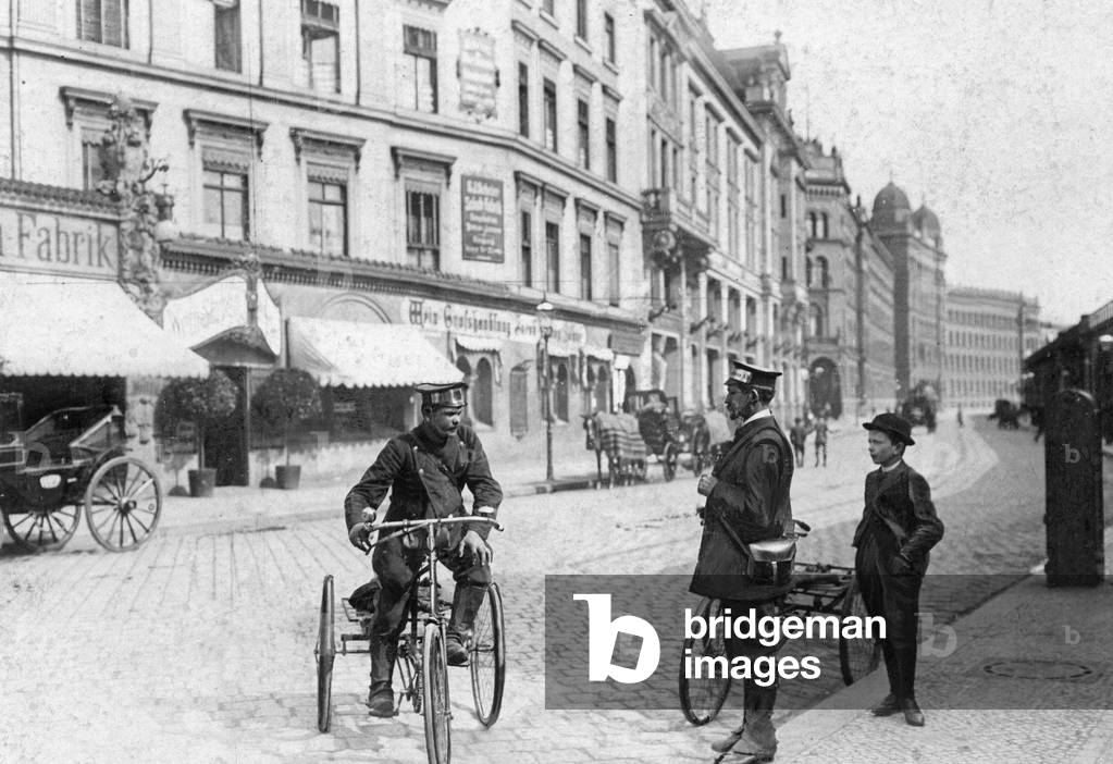 Porters in Berlin, 1905 (b/w photo)