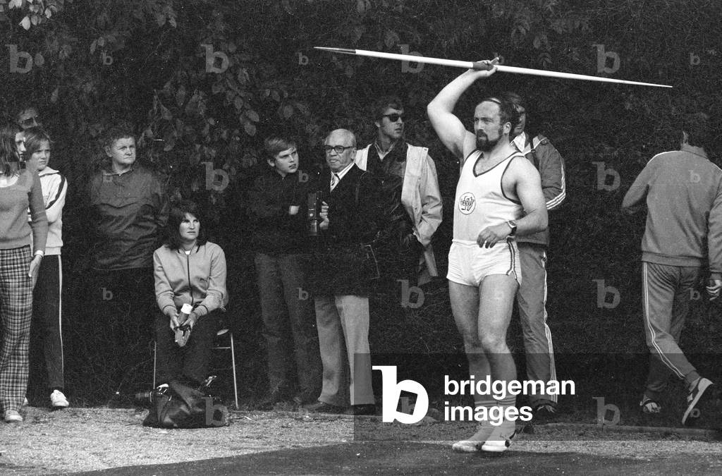 Klaus Wolfermann in Burgkirchen, 1974 (b/w photo)