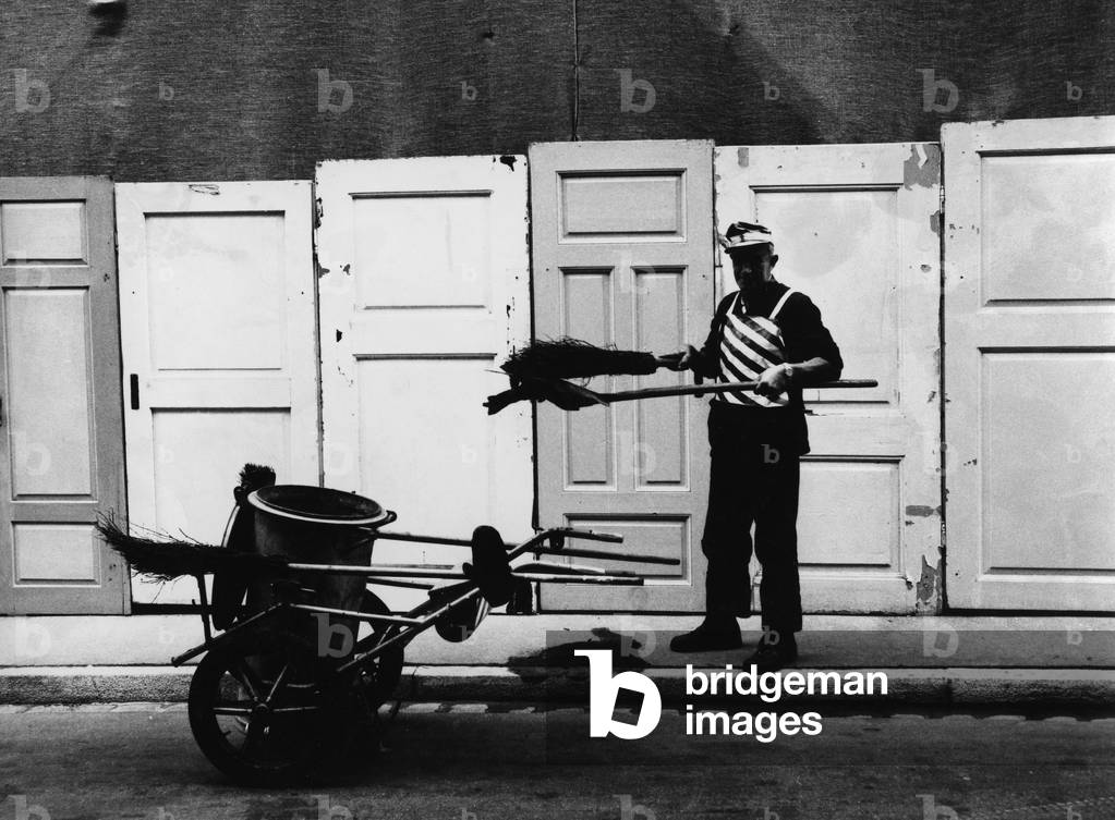 Art in Augsburg (b/w photo)