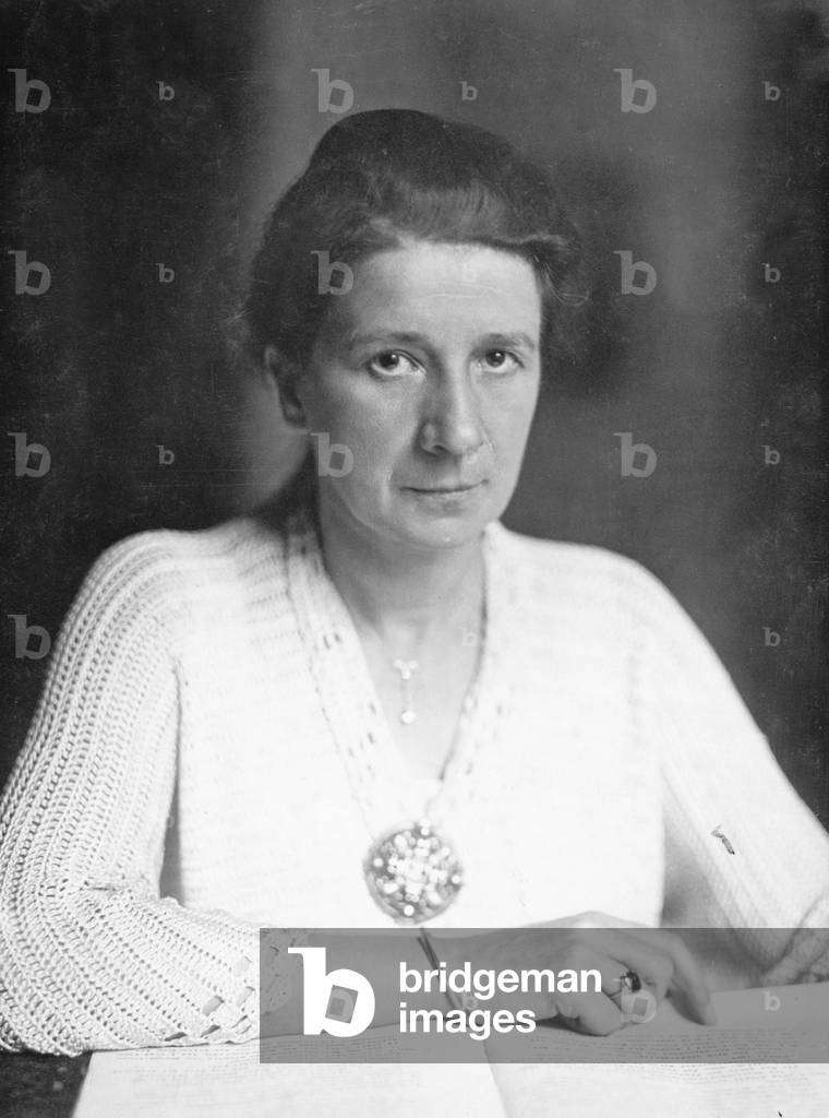 Gertrud Baeumer, 1927 (b/w photo)