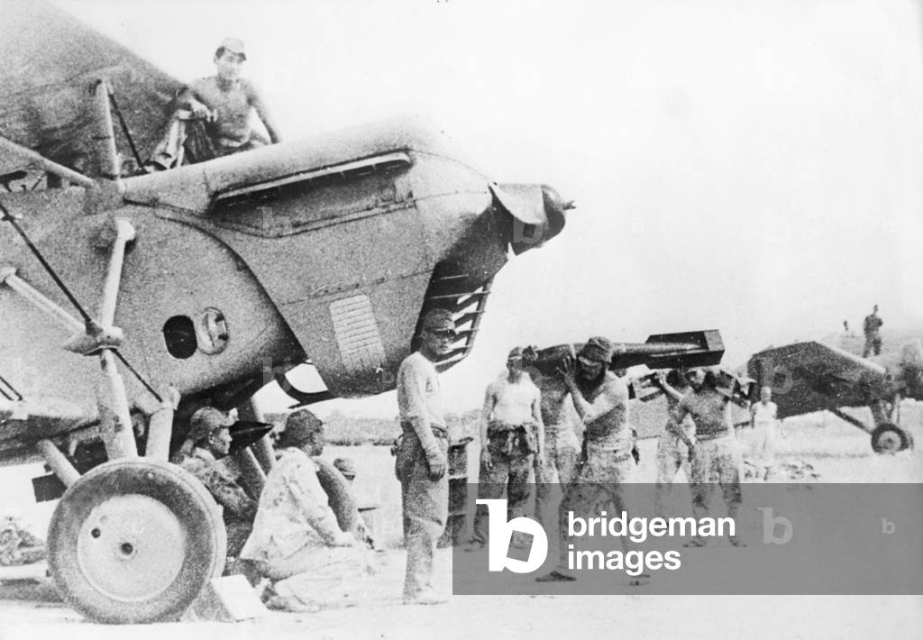 Airplanes of the Japanese Air Force in China, 1938 (b/w photo)