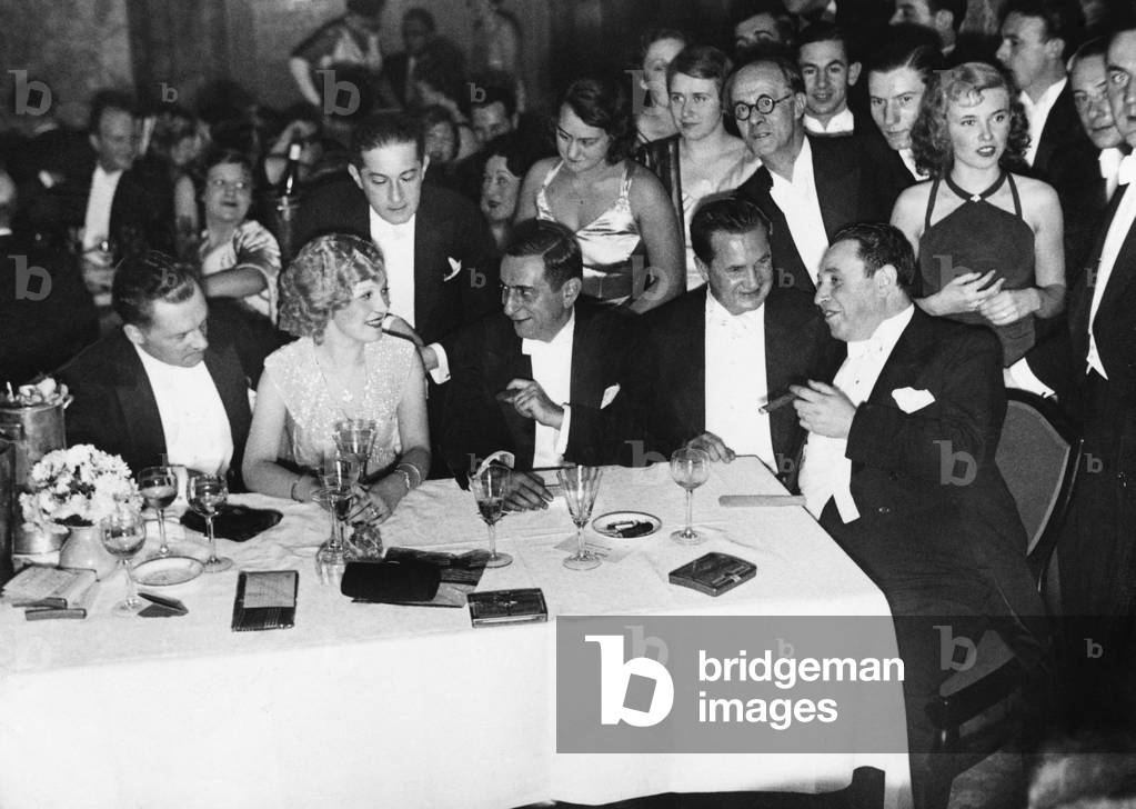 Filmball in the Zoo, 1932