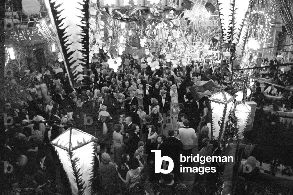Soiree der Stars in Munich, 1974 (b/w photo)