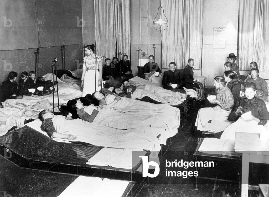 shelter for homeless women in Berlin, 1908 (b/w photo)