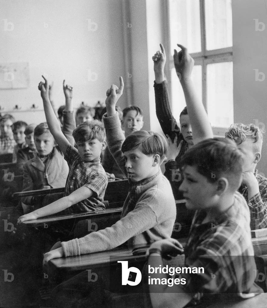 Elementary school class, 1958 (b/w photo)