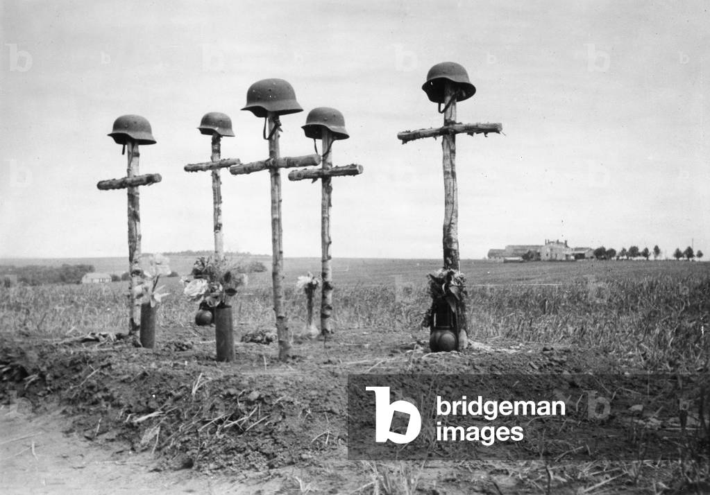 German soldiers' graves in France, 1940 (b/w photo)
