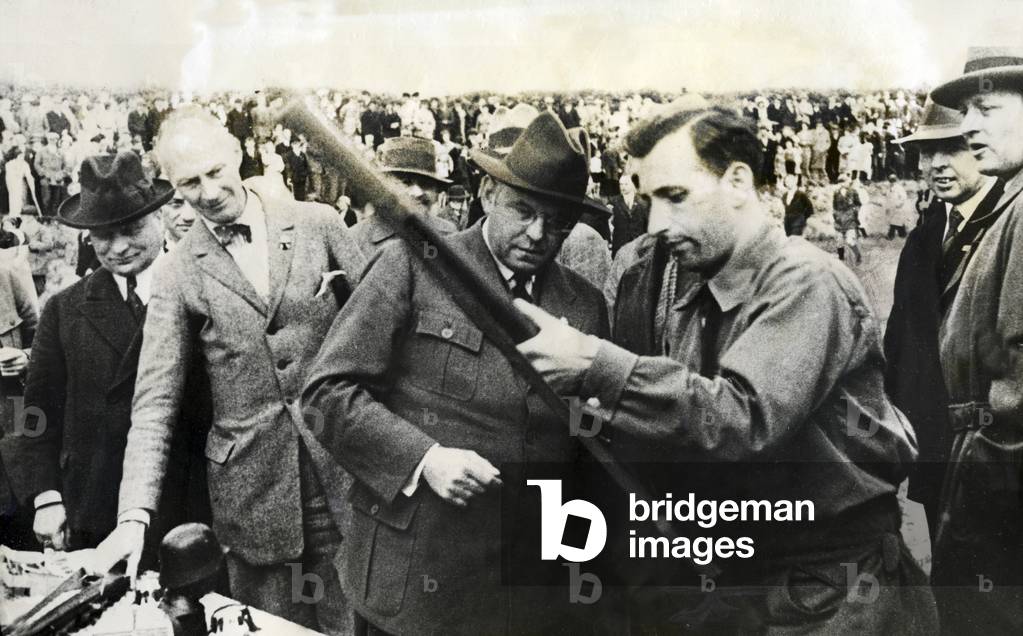 Stahlhelmfuehrer (steel helmet leader) Franz Seldte supervises the military sports contest of his students in Naumburg, 1932