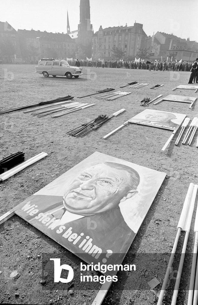 Preparation of the posters for the miners' demonstration, 1959 (b/w photo)