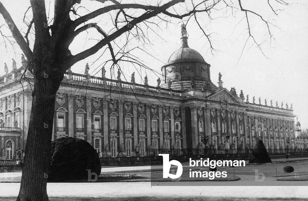 The 'Neue Palais' (New Palace) in Potsdam (b/w photo)