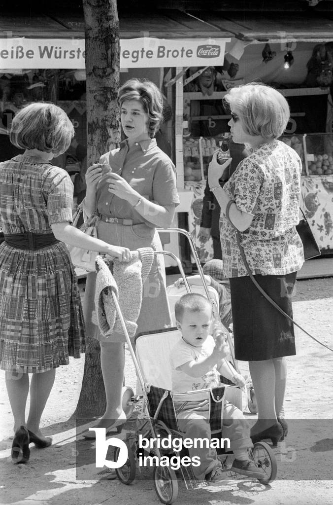 The Auer Dult in Munich, 1965 (b/w photo)