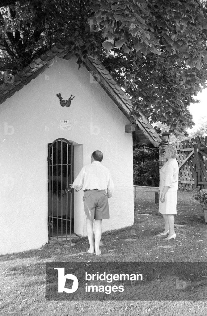 Carl Underberg on the Schwaerzenberg estate on Tegernsee lake, 1966 (b/w photo)